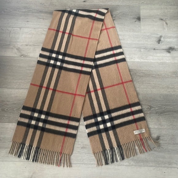 Burberry Accessories - Burberry scarf